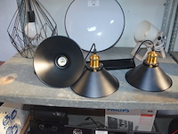 2 zwarte lusters, plafondlamp , tafellamp - afbeelding 4 van  6