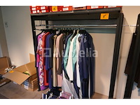 2 zwartmetalen kledijrekken - afbeelding 2 van  4