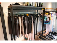 2 zwartmetalen kledijrekken - afbeelding 3 van  4