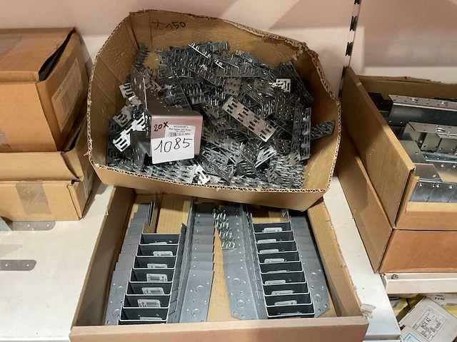 20 balkdragers en 150 nagel platen - afbeelding 1 van  6