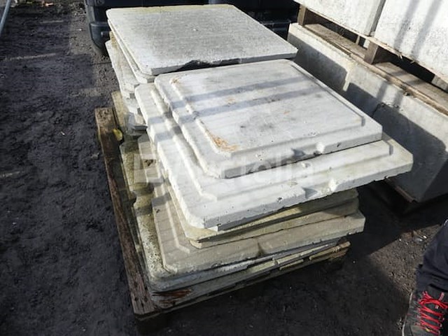 20 betonnen afdekkingen voor inspectieruimtes - afbeelding 1 van  5