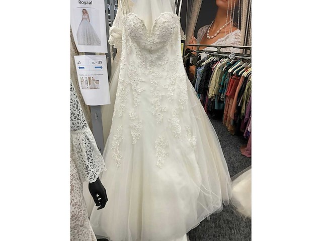 20 bruidsjurken demetrios (totaalprijs) - afbeelding 35 van  46