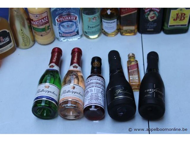 20 div flesjes sterke drank, wo j&b - afbeelding 4 van  4