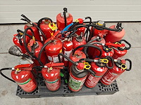 20 diverse brandblussers op pallet - afbeelding 2 van  8