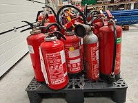 20 diverse brandblussers op pallet - afbeelding 3 van  8