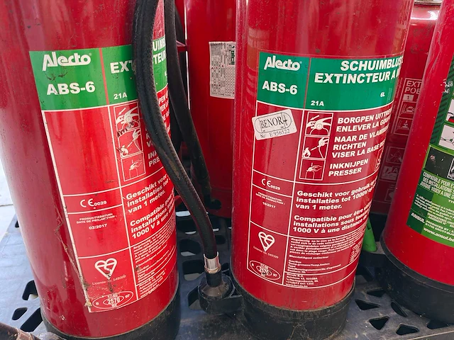 20 diverse brandblussers op pallet - afbeelding 6 van  8