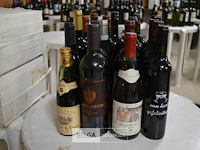 ±20 flessen diverse wijnsoorten - afbeelding 1 van  4