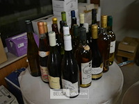 ±20 flessen diverse wijnsoorten - afbeelding 1 van  2