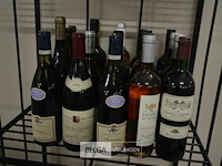 ±20 flessen diverse wijnsoorten - afbeelding 1 van  4