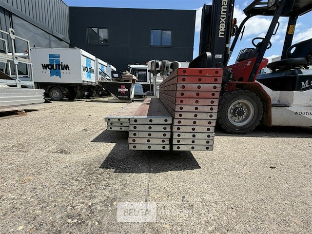 ± 20 houten loopplanken - afbeelding 3 van  3