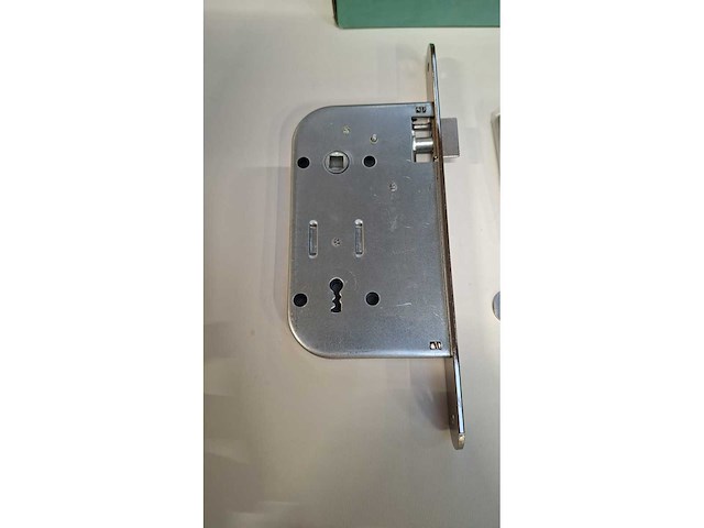 20 inox sloten + 60 inox scharnieren - afbeelding 2 van  3