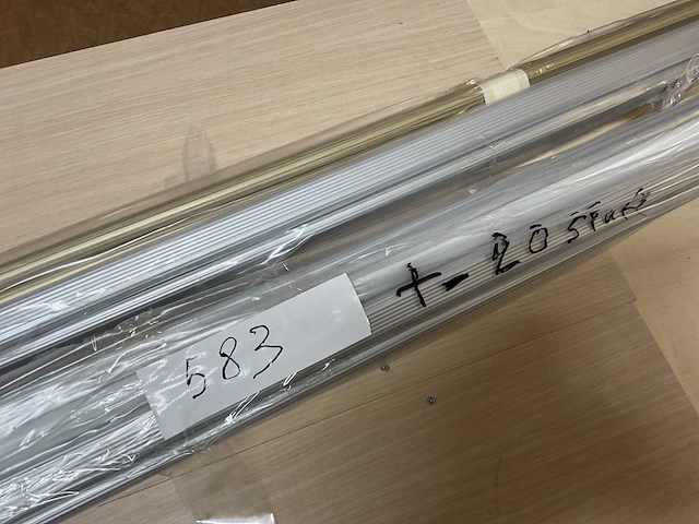 20 kast stokken voor kapstokken - afbeelding 3 van  5