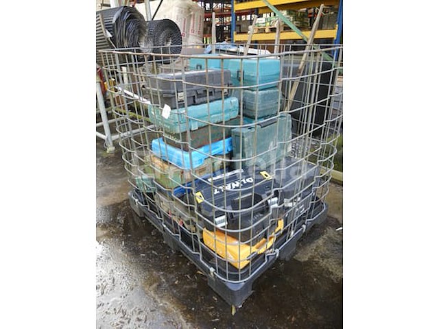 20 lege koffers en gereedschapskoffers - afbeelding 1 van  4