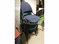 20 ongelijke stoelen - afbeelding 4 van  5