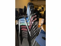 20 ongelijke stoelen - afbeelding 2 van  7