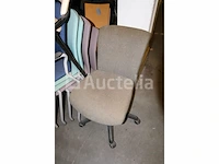 20 ongelijke stoelen - afbeelding 4 van  7