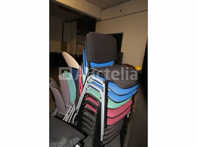 20 ongelijke stoelen - afbeelding 7 van  7
