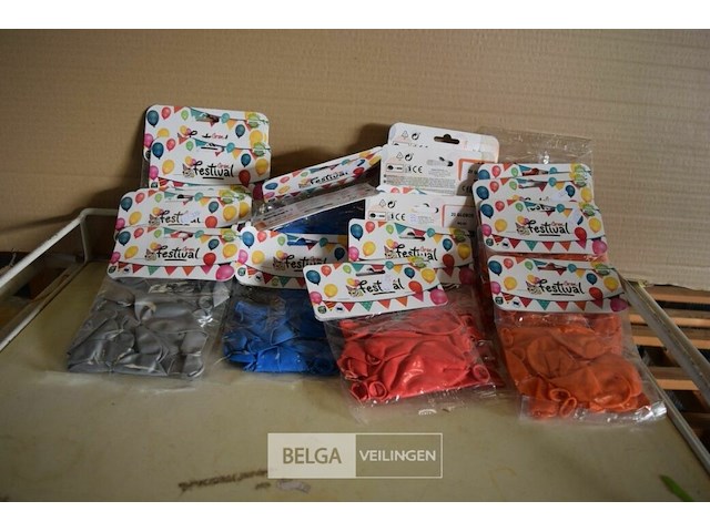 ±20 pakjes div. kleuren ballonnen - afbeelding 1 van  1