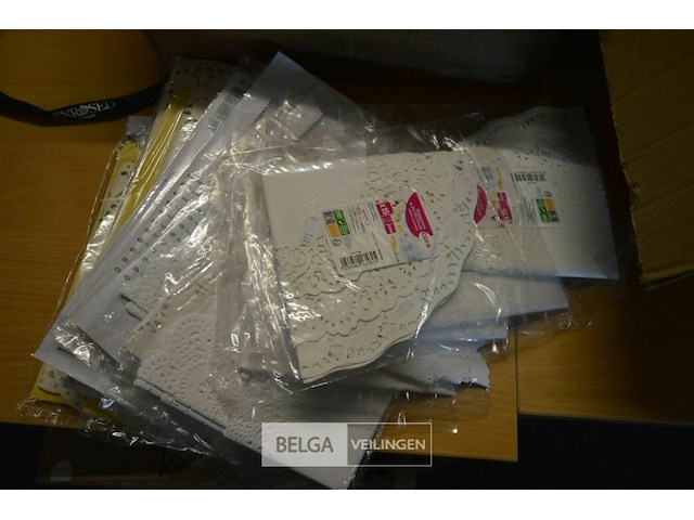 20 pakjes papieren taartranden - afbeelding 1 van  2