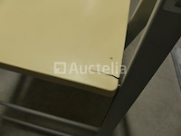 20 plastic stoelen - afbeelding 4 van  6