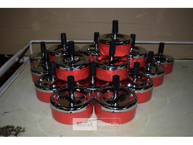 20 rode asbakken - afbeelding 1 van  2