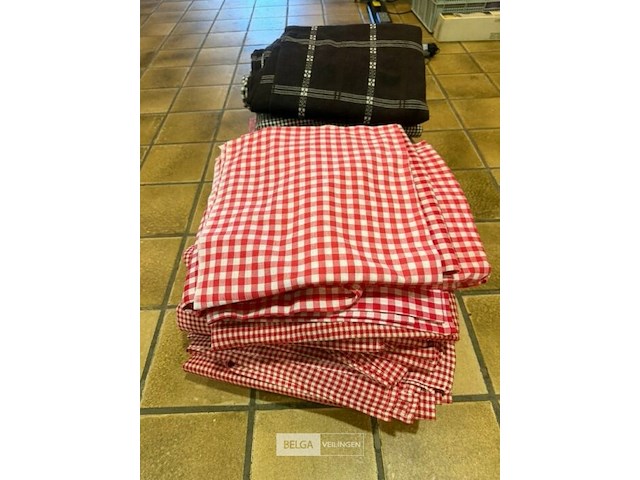 ± 20 tafelkleden - afbeelding 1 van  3