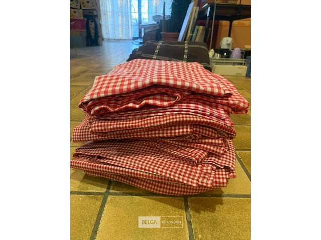 ± 20 tafelkleden - afbeelding 2 van  3