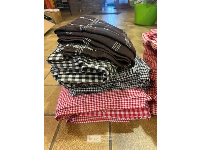 ± 20 tafelkleden - afbeelding 3 van  3