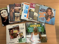 ± 20 various artists/bands vinyl singels - afbeelding 2 van  4