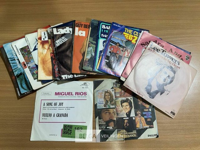 ± 20 various artists/bands vinyl singels - afbeelding 3 van  5