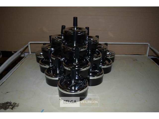 20 zwarte asbakken - afbeelding 1 van  2