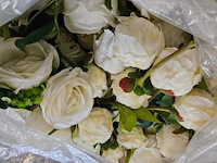 200+ artificiële bloemen en groen - afbeelding 1 van  10