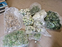 200+ artificiële bloemen en groen - afbeelding 4 van  10