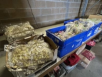 200 kettingen, 30 horloges, 15 handtassen