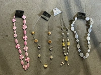 200 kettingen, 30 horloges, 15 handtassen - afbeelding 2 van  8