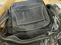 200 kettingen, 30 horloges, 15 handtassen - afbeelding 7 van  8