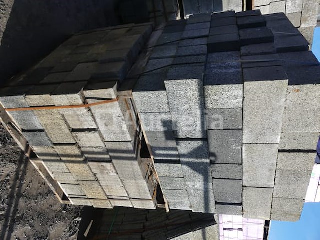 200 massieve blokken van 14 cm dik - afbeelding 1 van  5