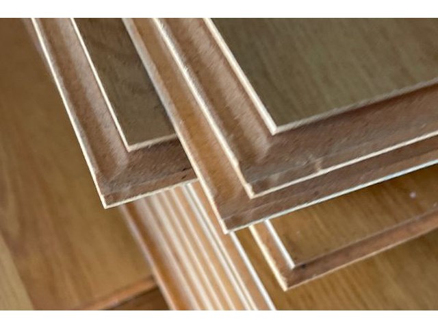 200 planken laminaat van uitbraak - afbeelding 3 van  5