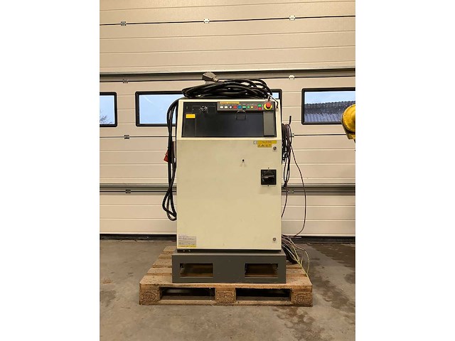 2000 - fanuc s-430i f welding robot - afbeelding 4 van  23