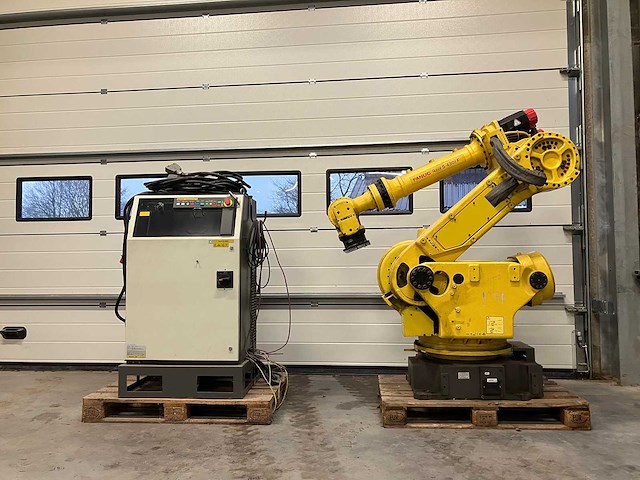 2000 - fanuc s-430i f welding robot - afbeelding 1 van  23