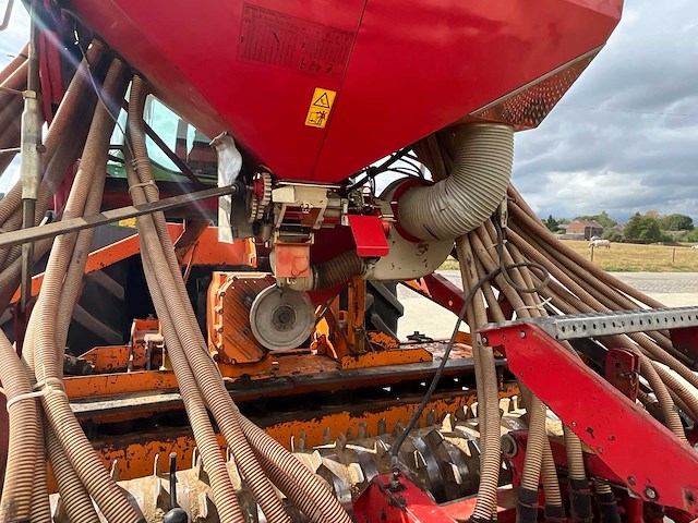 2000 accord / falc da-s pneumatische + roterende harrow zaaimachine - afbeelding 4 van  19