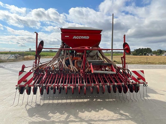 2000 accord / falc da-s pneumatische + roterende harrow zaaimachine - afbeelding 17 van  19