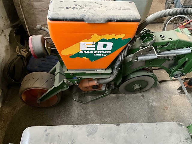 2000 amazone ed 301 maïsplanter - afbeelding 11 van  21