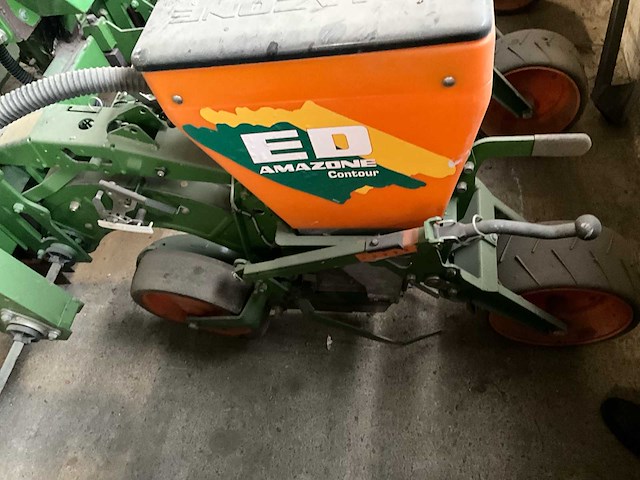 2000 amazone ed 301 maïsplanter - afbeelding 12 van  21