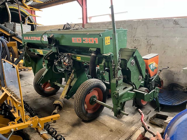 2000 amazone ed 301 maïsplanter - afbeelding 1 van  21