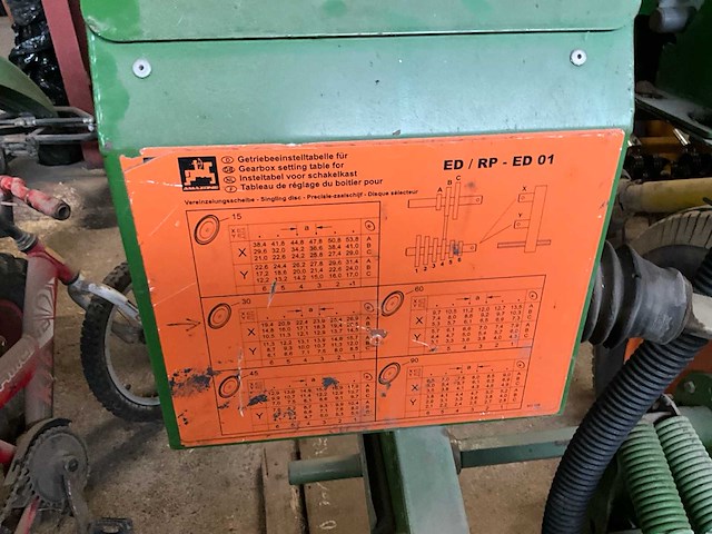 2000 amazone ed 301 maïsplanter - afbeelding 20 van  21