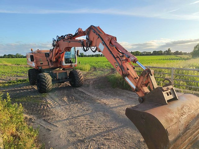 2000 atlas 1404 banden graafmachine - afbeelding 16 van  16