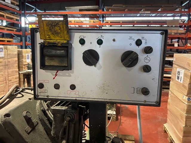 2000 bewo b2 mod 270 verticale bandzaagmachine - afbeelding 3 van  3