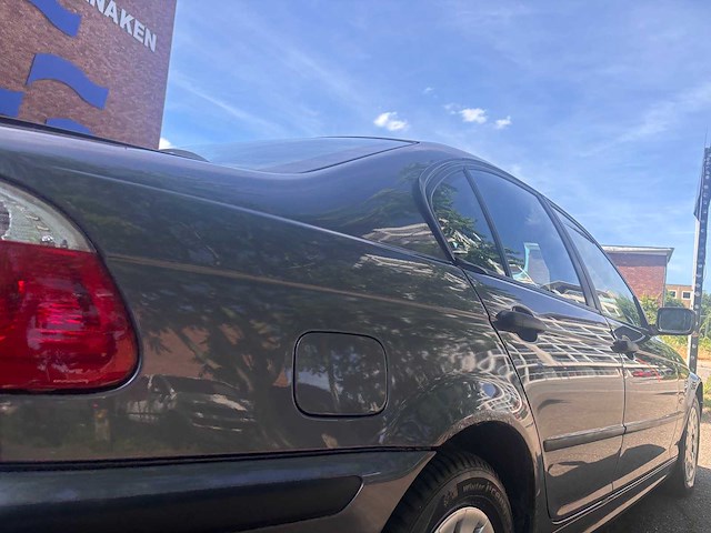 2000 bmw 318i - zo meenemen | handelaar | export - afbeelding 12 van  14