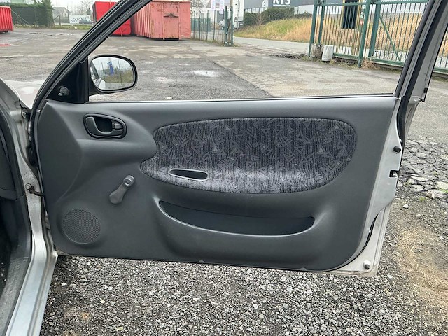 2000 daewoo lanos personenauto - afbeelding 28 van  30